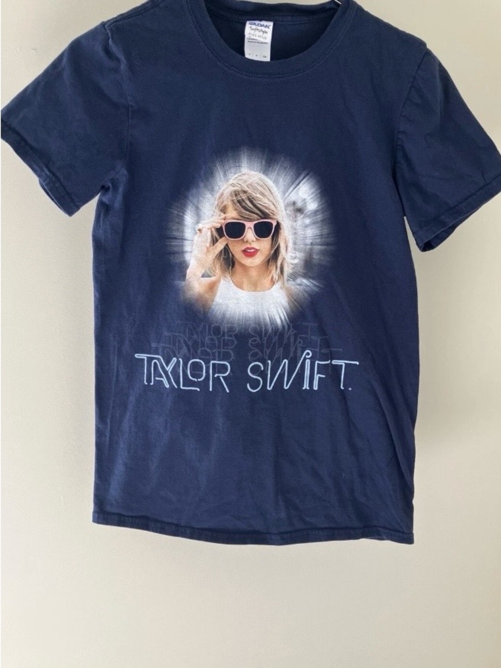 Taylor Swift 1989 World Tour Gildan  Navy Graphic Tee Size Small
